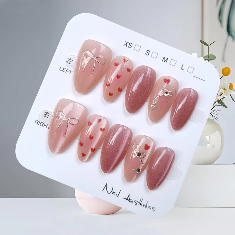 10Pcs Korean Girls Powder Blusher Wearable Nails Love Press On Nails Silver Gilding Short Almond Nail Patch Gentle Fake Nails