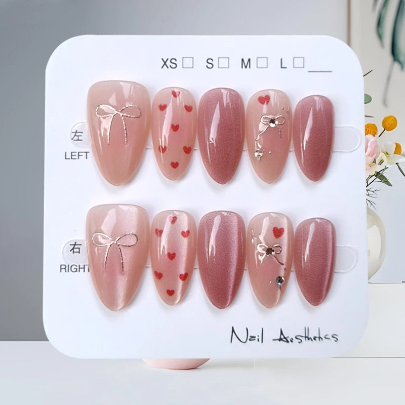 10Pcs Korean Girls Powder Blusher Wearable Nails Love Press On Nails Silver Gilding Short Almond Nail Patch Gentle Fake Nails